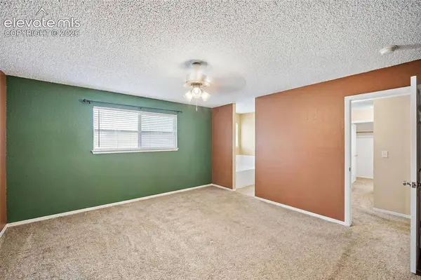 1067 Clogger LN, Fountain, CO 80817