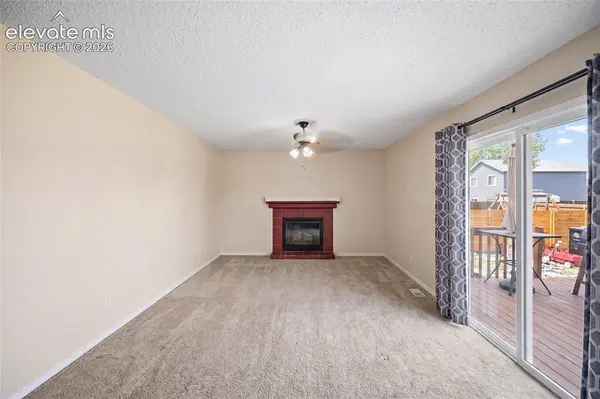1067 Clogger LN, Fountain, CO 80817