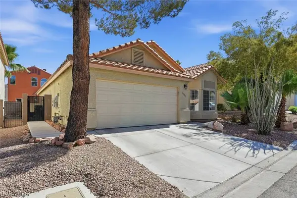 8121 Dolphin Landing DR, Las Vegas, NV 89128