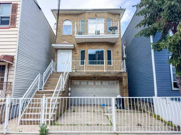 104 Thorne St #1, Jersey City, NJ 07307-3523