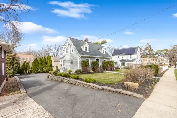 387 Passaic Ave, Nutley, NJ 07110-1728