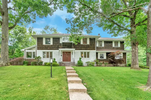 22 Stone Dr, West Orange, NJ 07052-1334