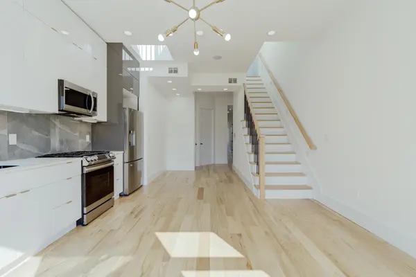 20 Van Nostrand Ave #2, Jersey City, NJ 07305-4019