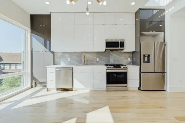 20 Van Nostrand Ave #2, Jersey City, NJ 07305-4019