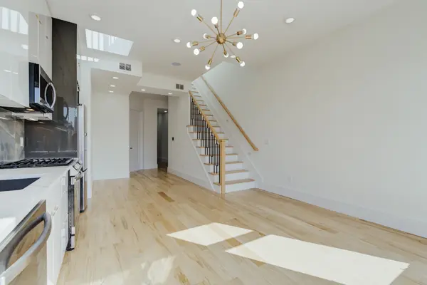 20 Van Nostrand Ave #2, Jersey City, NJ 07305-4019
