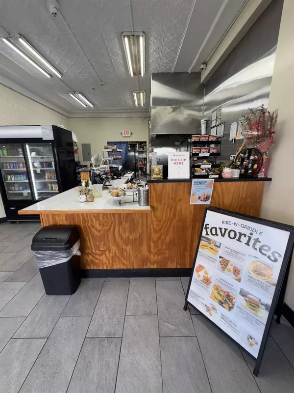 576 WEST SIDE AVE, Jc West Bergen, NJ 07304