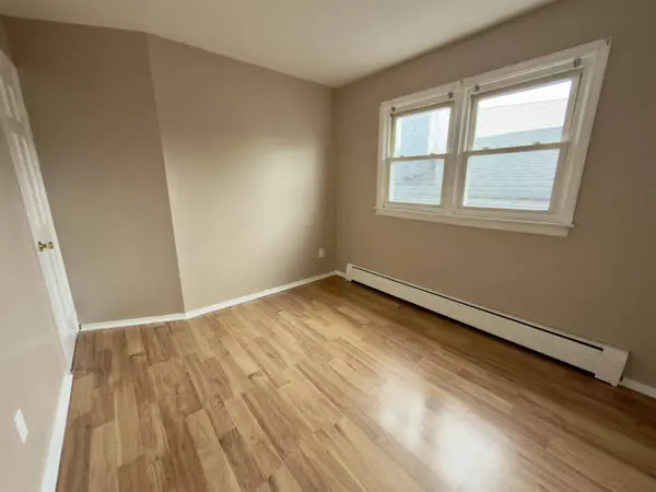 215 SEAVIEW AVE, Jc Greenville, NJ 07305