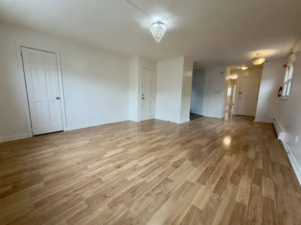 215 SEAVIEW AVE, Jc Greenville, NJ 07305