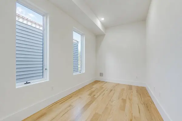 20 VAN NOSTRAND AVE, Jc Greenville, NJ 07305