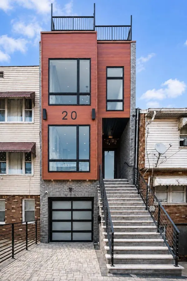 20 VAN NOSTRAND AVE