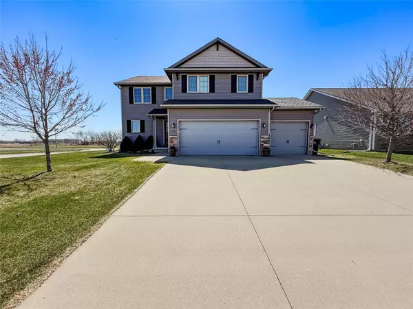 720 SE Driftwood Lane, Waukee, IA 50263
