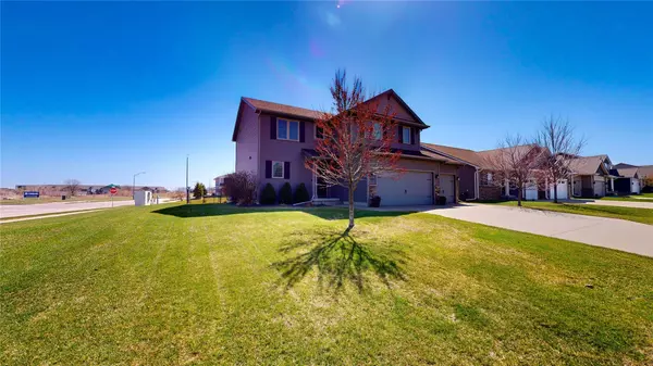 720 SE Driftwood Lane, Waukee, IA 50263