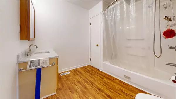 5415 NW Torgerson Drive, Des Moines, IA 50310