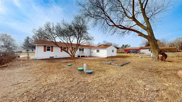 10114 S 34th Avenue W, Colfax, IA 50054