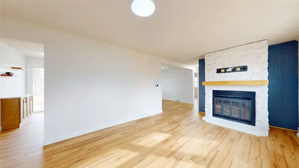 10114 S 34th Avenue W, Colfax, IA 50054