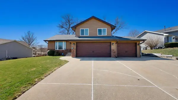 1225 E 14th Street, Norwalk, IA 50211