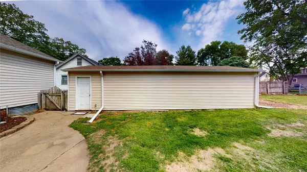 4045 11th Place, Des Moines, IA 50313