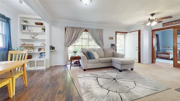 4045 11th Place, Des Moines, IA 50313