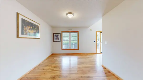 3523 BROOK RUN Drive, Des Moines, IA 50317
