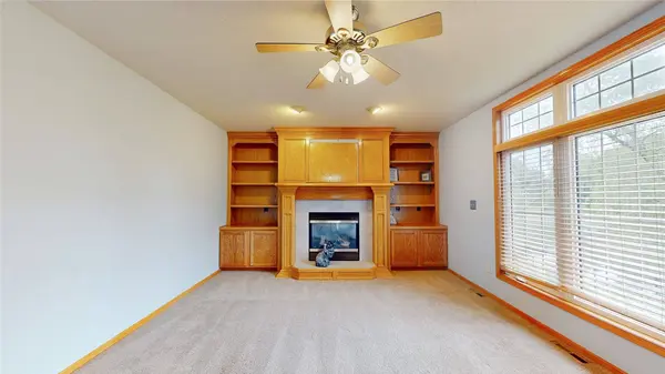 3523 BROOK RUN Drive, Des Moines, IA 50317