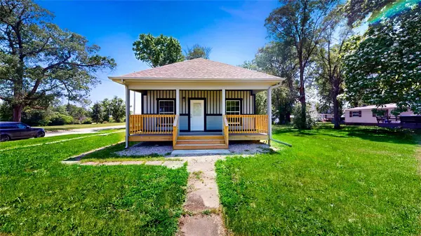 416 E D Main Street, Melcher Dallas, IA 50062