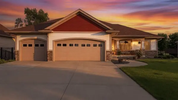510 Stonegate Court SW, Altoona, IA 50009