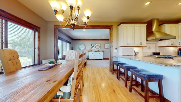 510 Stonegate Court SW, Altoona, IA 50009