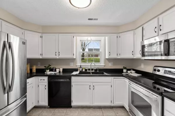 3503 Forest Park Dr #3503, Auburn, MA 01501