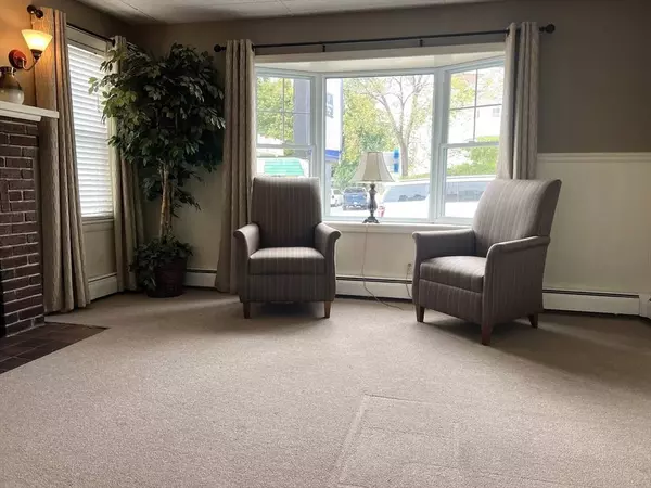 1106 Pleasant St, Worcester, MA 01602