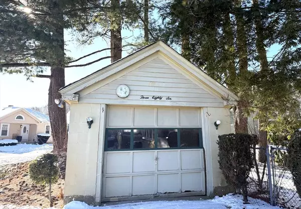 386 June St, Worcester, MA 01602