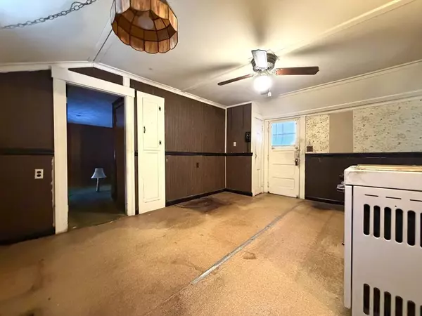 386 June St, Worcester, MA 01602