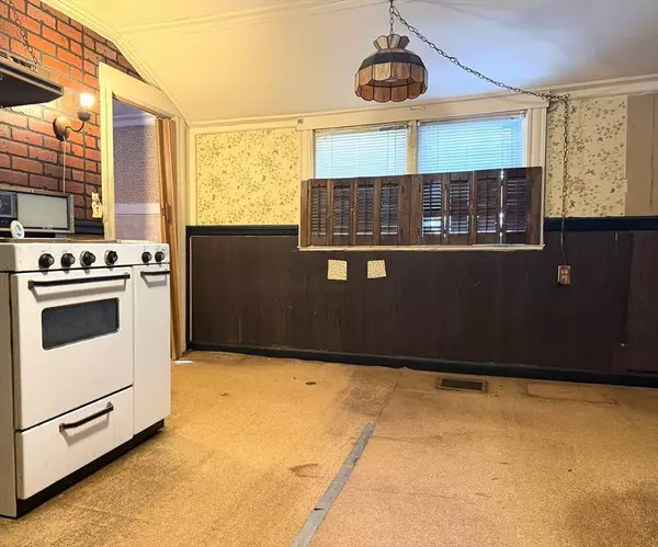 386 June St, Worcester, MA 01602