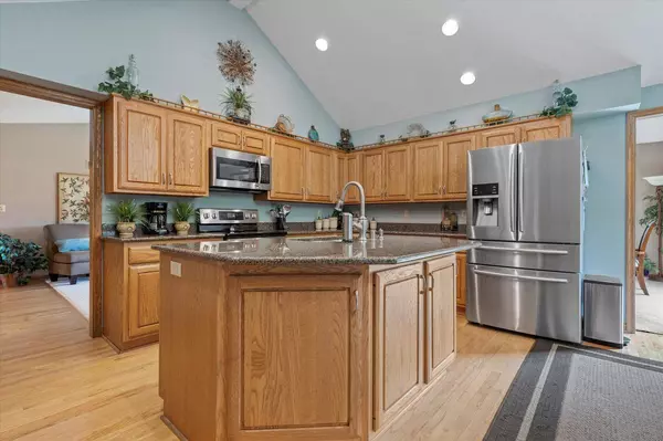 7348 S 77th STREET, Franklin, WI 53132