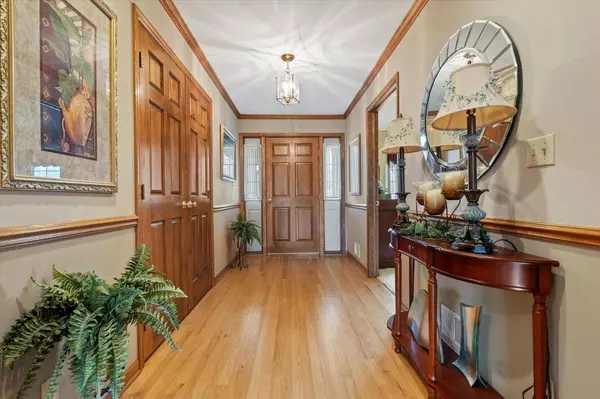 7348 S 77th STREET, Franklin, WI 53132