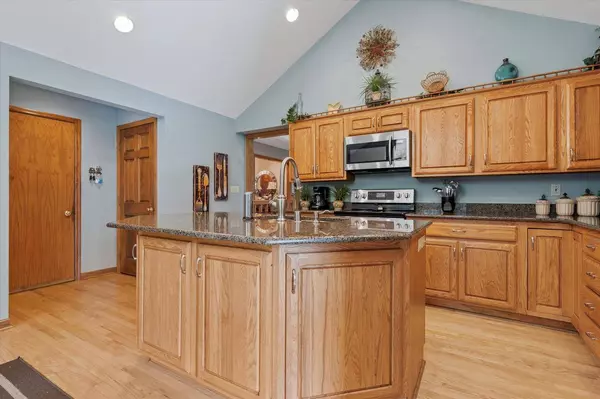 7348 S 77th STREET, Franklin, WI 53132