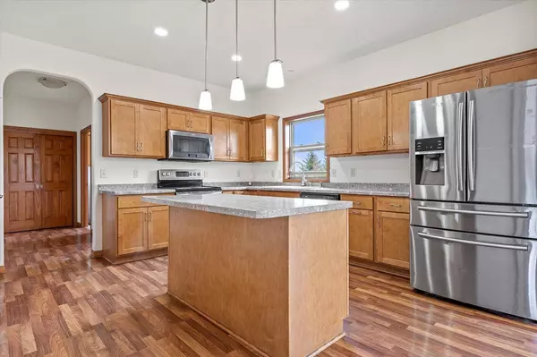 718 Greystone DRIVE, Port Washington, WI 53074