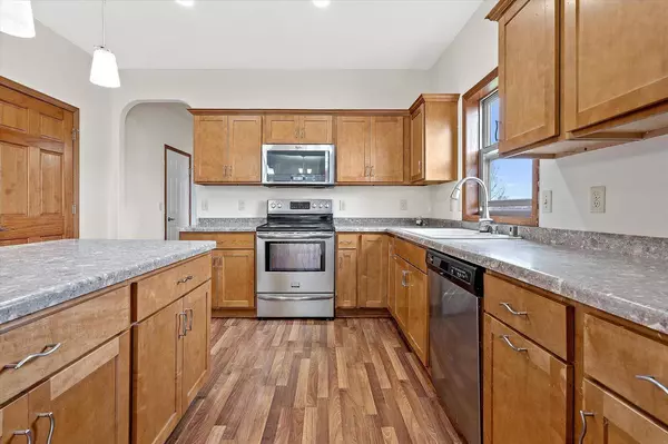 718 Greystone DRIVE, Port Washington, WI 53074