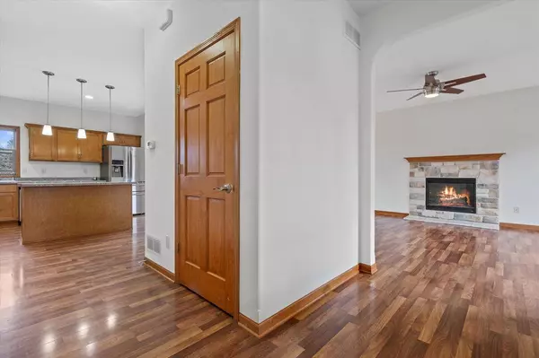 718 Greystone DRIVE, Port Washington, WI 53074