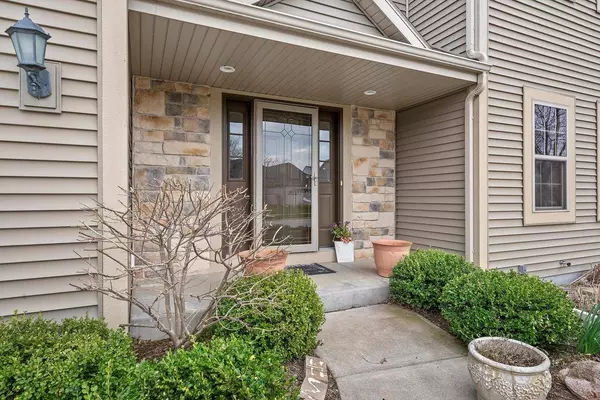 718 Greystone DRIVE, Port Washington, WI 53074