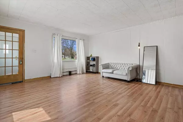 7202 W Medford AVENUE, Milwaukee, WI 53218