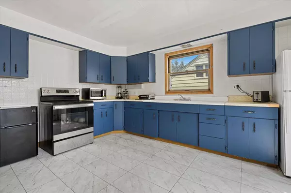 7202 W Medford AVENUE, Milwaukee, WI 53218