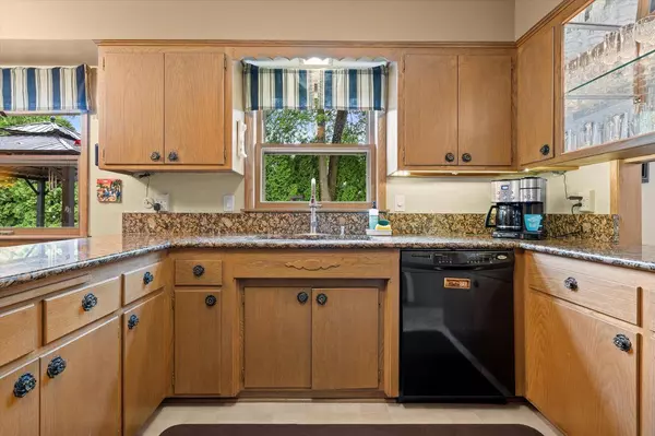 7033 Wellauer DRIVE, Milwaukee, WI 53213