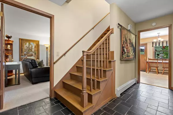 7033 Wellauer DRIVE, Milwaukee, WI 53213