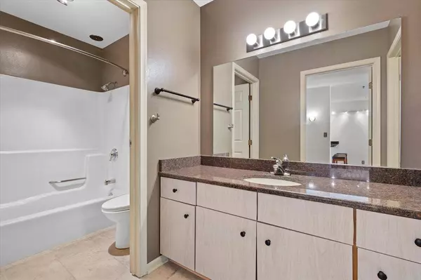 270 E Highland AVENUE #632, Milwaukee, WI 53202