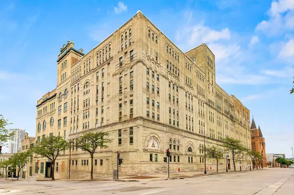 270 E Highland AVENUE #632, Milwaukee, WI 53202