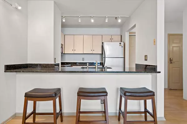 270 E Highland AVENUE #632, Milwaukee, WI 53202