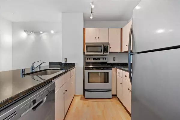 270 E Highland AVENUE #632, Milwaukee, WI 53202