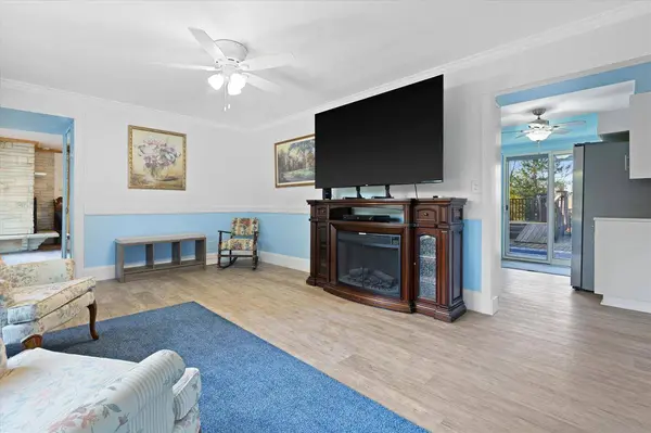 6120 W Lilly LANE, Mequon, WI 53092