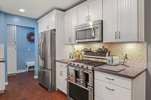 2113 Mt Zion AVENUE, Janesville, WI 53545