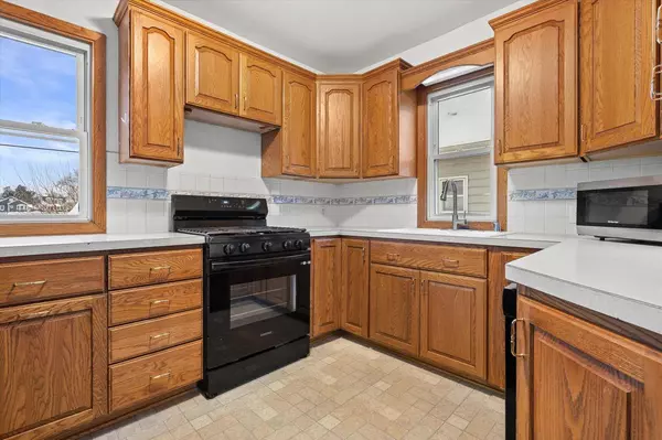 6910 32nd AVENUE, Kenosha, WI 53142